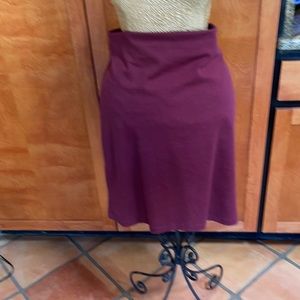 Old Navy burgundy straight skirt with elastic waist.